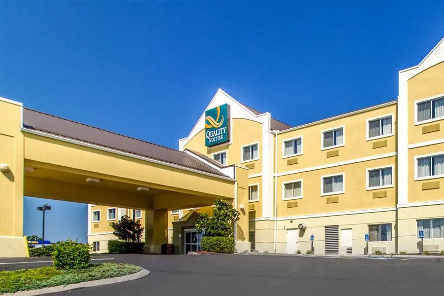  - Quality Suites Corbin North (Choice Hotels)